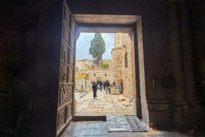 Doors at the entrance of the Church of the Holy Sepulchre removed for restoration