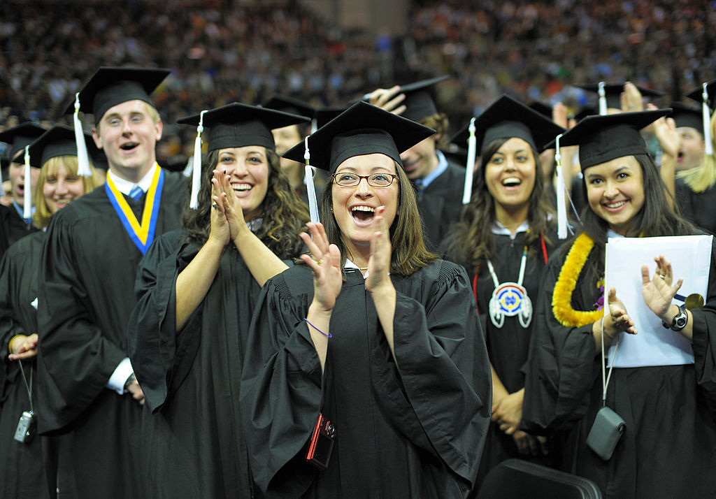 Pew report finds 35% of U.S. Catholics are college educated