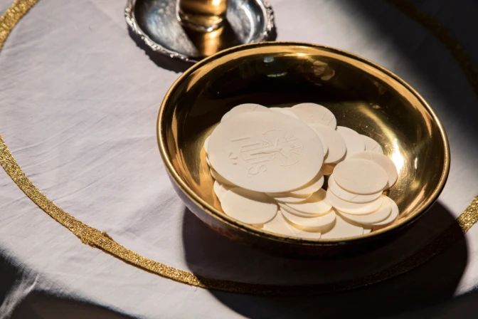 Eucharist stolen, faithful robbed during adoration in Mexico on Holy Saturday