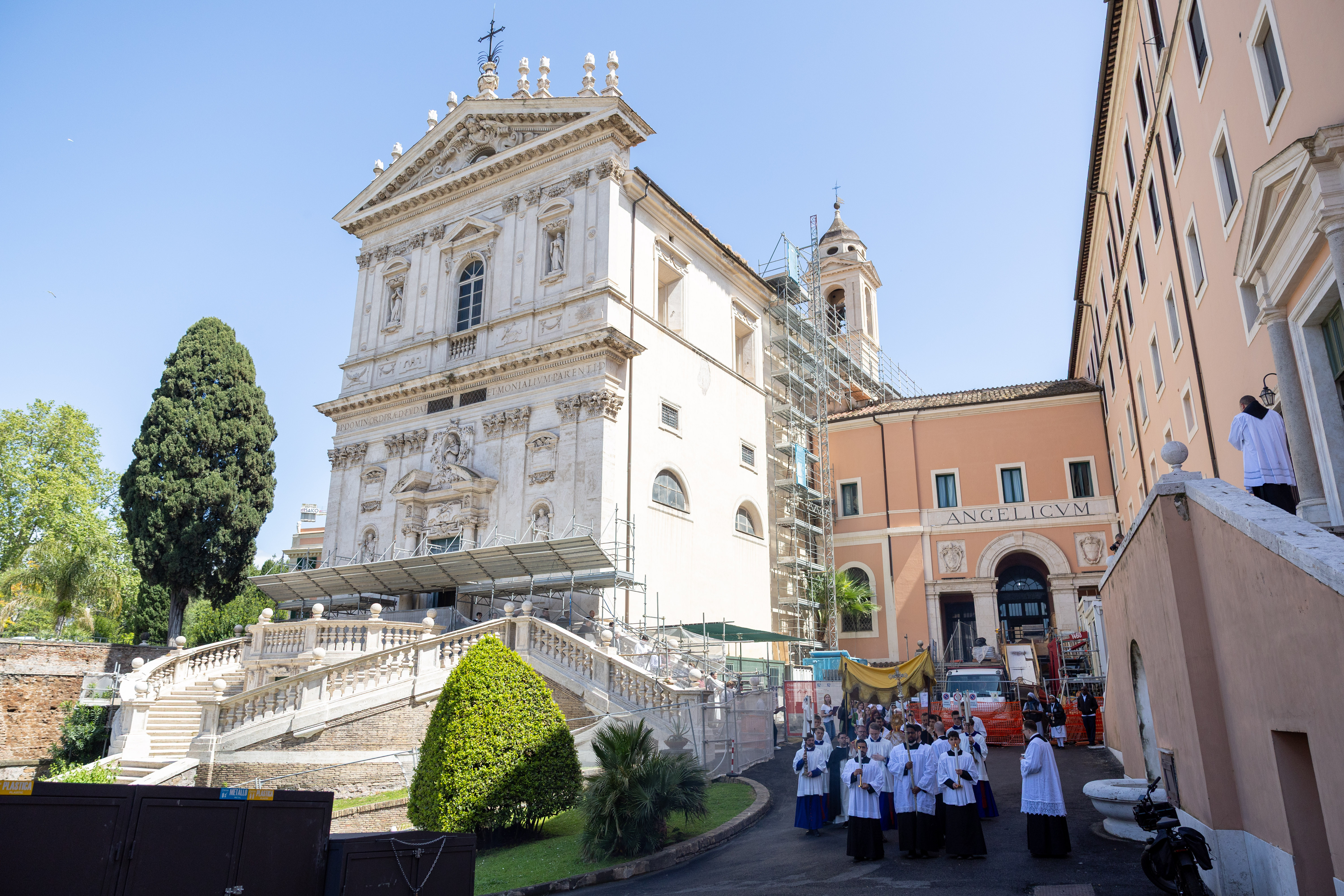 Students and faculty of the Pontifical University of St. Thomas Aquinas in Rome participate in a Eucharistic procession on the university's campus on April 16, 2026. | Credit: Daniel Ibanez/EWTN News