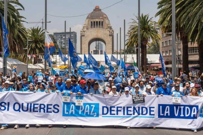 ‘A generation that won’t be silenced’: Young people turn out for pro-life march in Mexico City