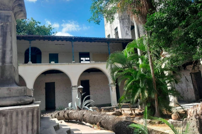 Piarist Fathers demand Cuban regime return their cloister and school
