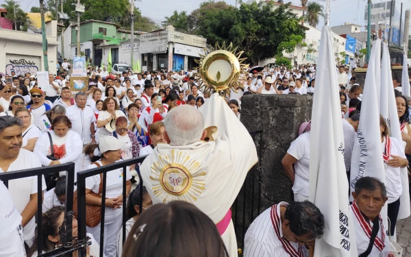 Bishop Ramón Castro Castro blesses the participants of the 12th Walk for Peace in Cuernavaca, Morelos state, Mexico, with the Blessed Sacrament on Saturday, May 16, 2026. | Credit: Diocese of Cuernavaca