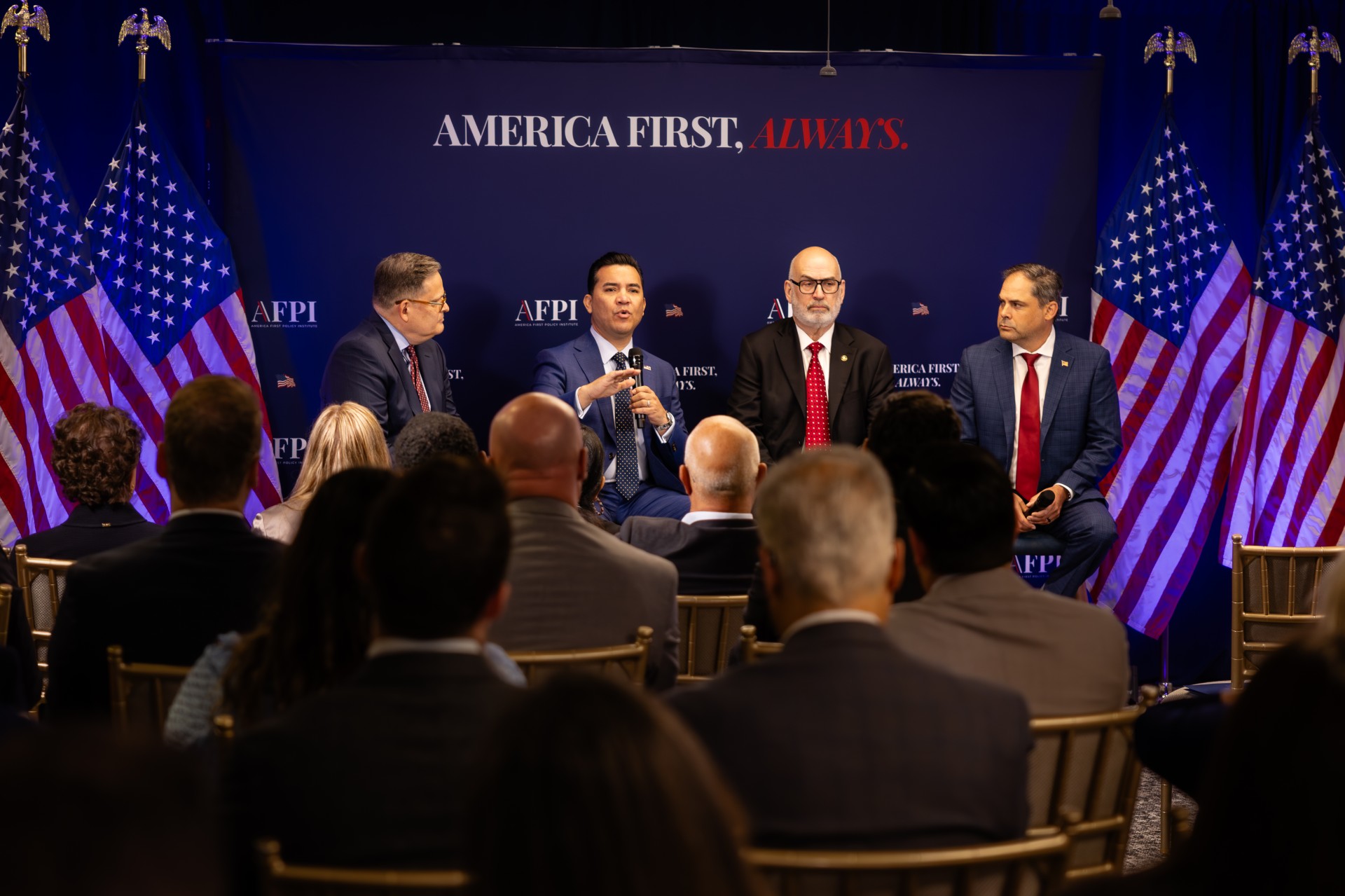 White House official promotes faith-based drug abuse prevention and recovery programs
