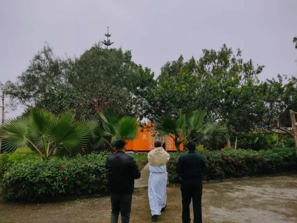 Ampuero carrying the Most Holy Sacrament of the Altar. | Credit: Photo courtesy of Father Julio Ampuero