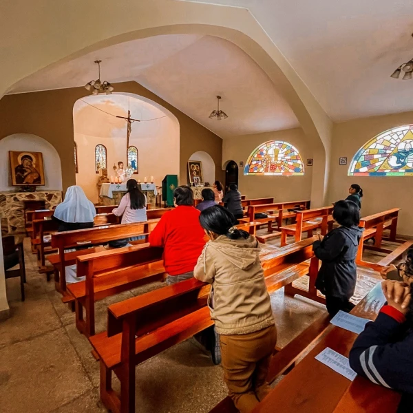 Eucharistic adoration at a retreat at the Holy Family Retreat House in Lurín. | Credit: Photo courtesy of Father Julio Ampuero