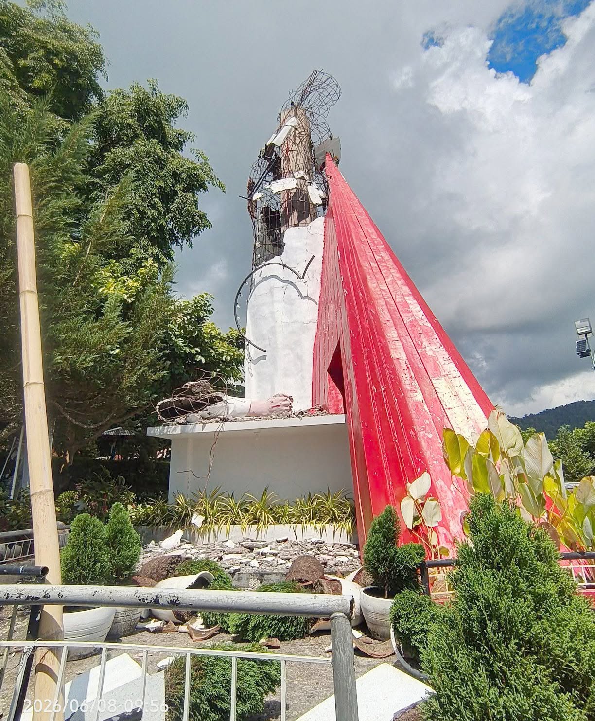 An outdoor statue of Jesus at the Divine Mercy Shrine in Lake Sebu, South Cotabato, was partially damaged following the offshore magnitude-7.8 earthquake that struck Mindanao, southern Philippines, on June 8, 2026. | Credit: Photo courtesy of CBCP News