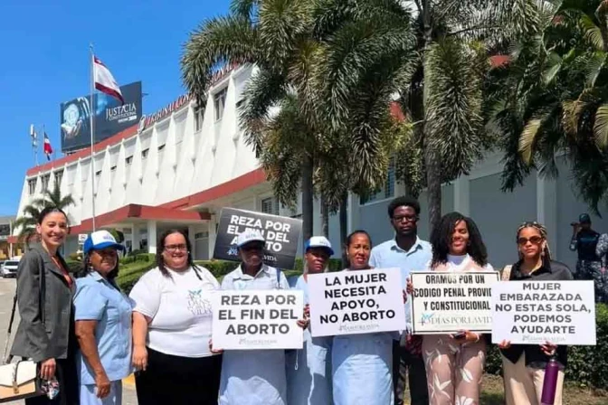 Pro-lifers rally against constitutional challenge to abortion law in Dominican Republic