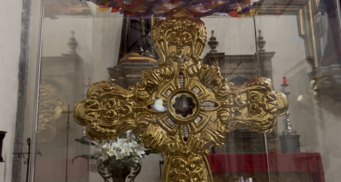 Relicario con una astilla de la Vera Cruz. Crédito: EWTN Noticias