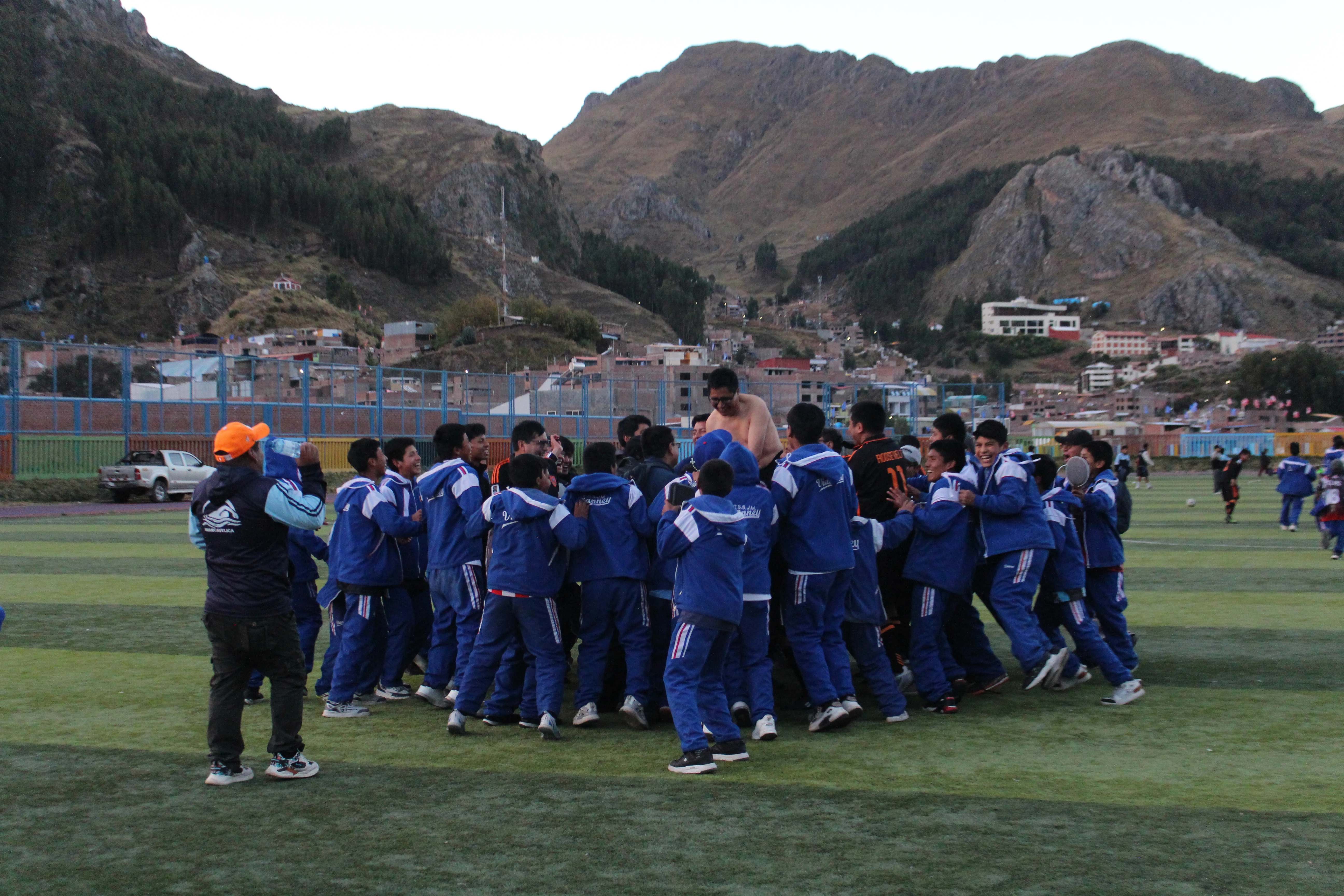 The Huancavelica team celebrates its victory. | Credit: Photo courtesy of Father Carlos López Bonifacio, Diocese of Huancavelica