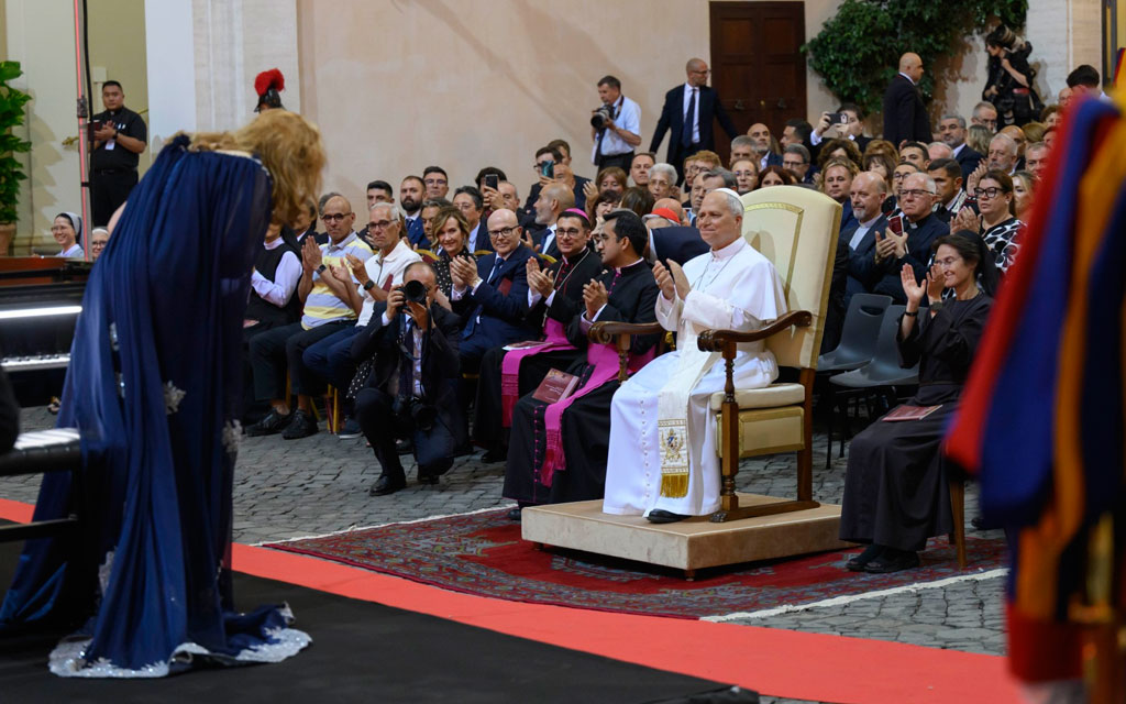 El Papa León en el concierto de hoy en Castel Gandolfo. Crédito: Vatican Media.