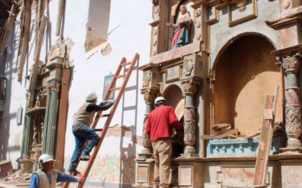 Las labores de la DDC Junín en la iglesia de Chongos Bajo. Crédito: ANDINA / Editora Perú.