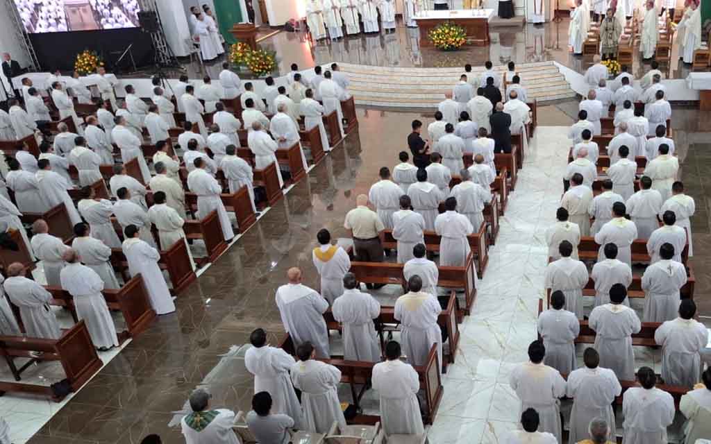 Los sacerdotes de Guatemala en la Misa con el Cardenal Parolin. Crédito: Arzobispado de Guatemala.