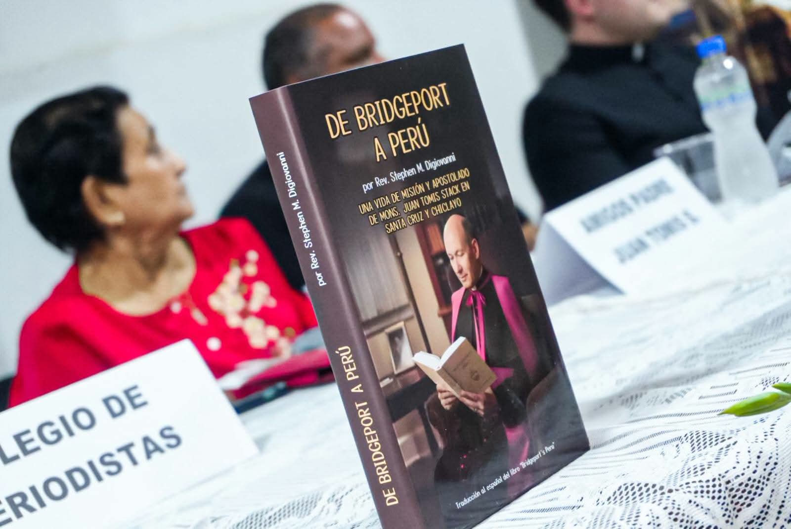 Edición en español del libro Bridgeport a Perú. Crédito: Jesús Ángeles.