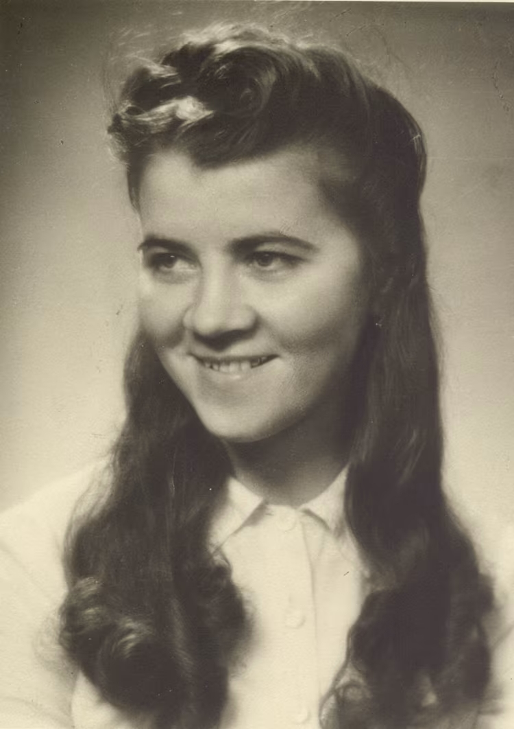 Cecília Schelingová, la futura Beata Zdenka, aparece en la fotografía a los 15 años, en la época en que ingresó en la vida religiosa. Crédito: Archivo de las Hermanas de la Misericordia de la Santa Cruz (SCSC)