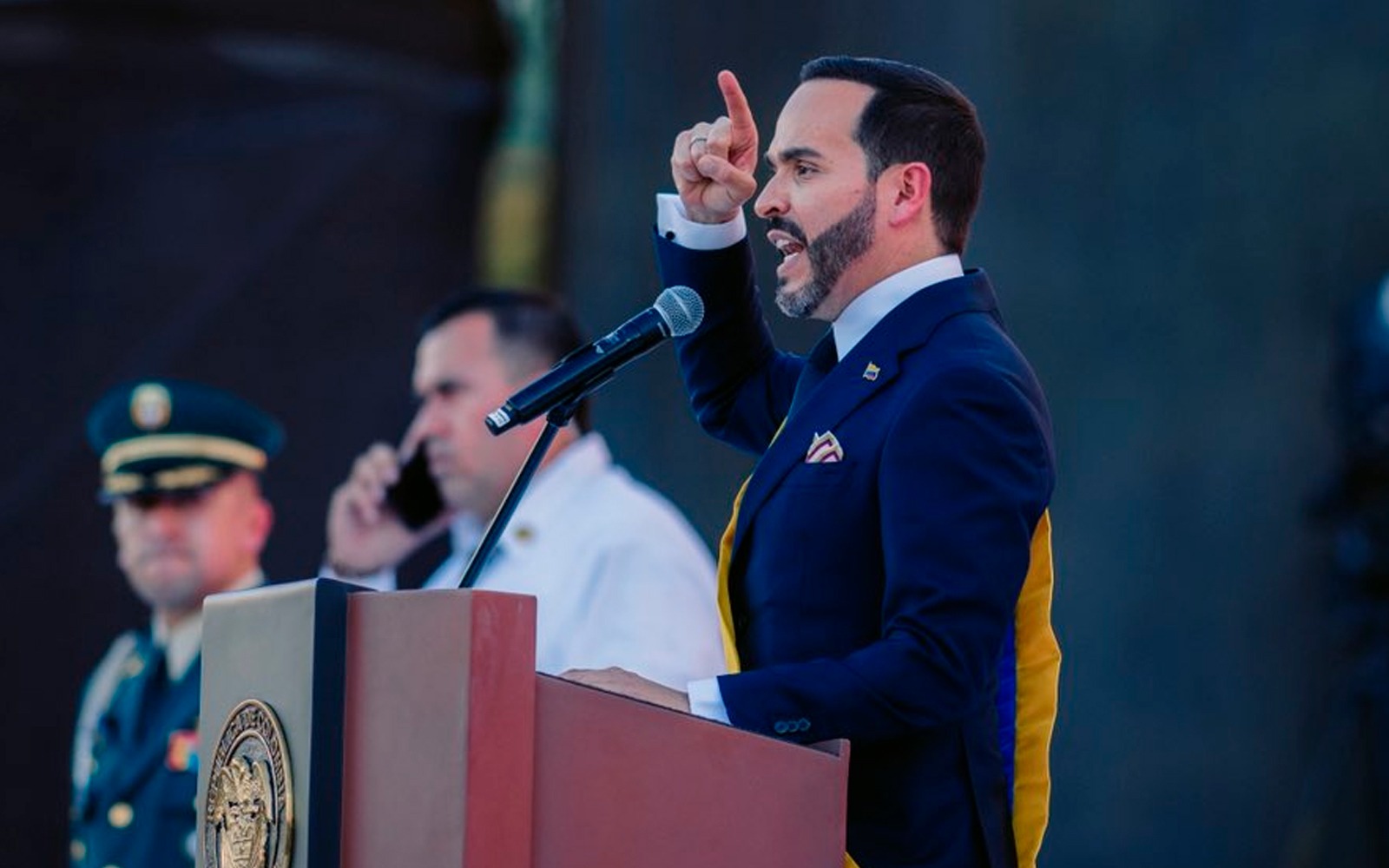 Abelardo de la Espriella faz seu primeiro discurso como presidente da Colômbia em 7 de agosto de 2026. - @ABDELAESPRIELLA (X) ?? 