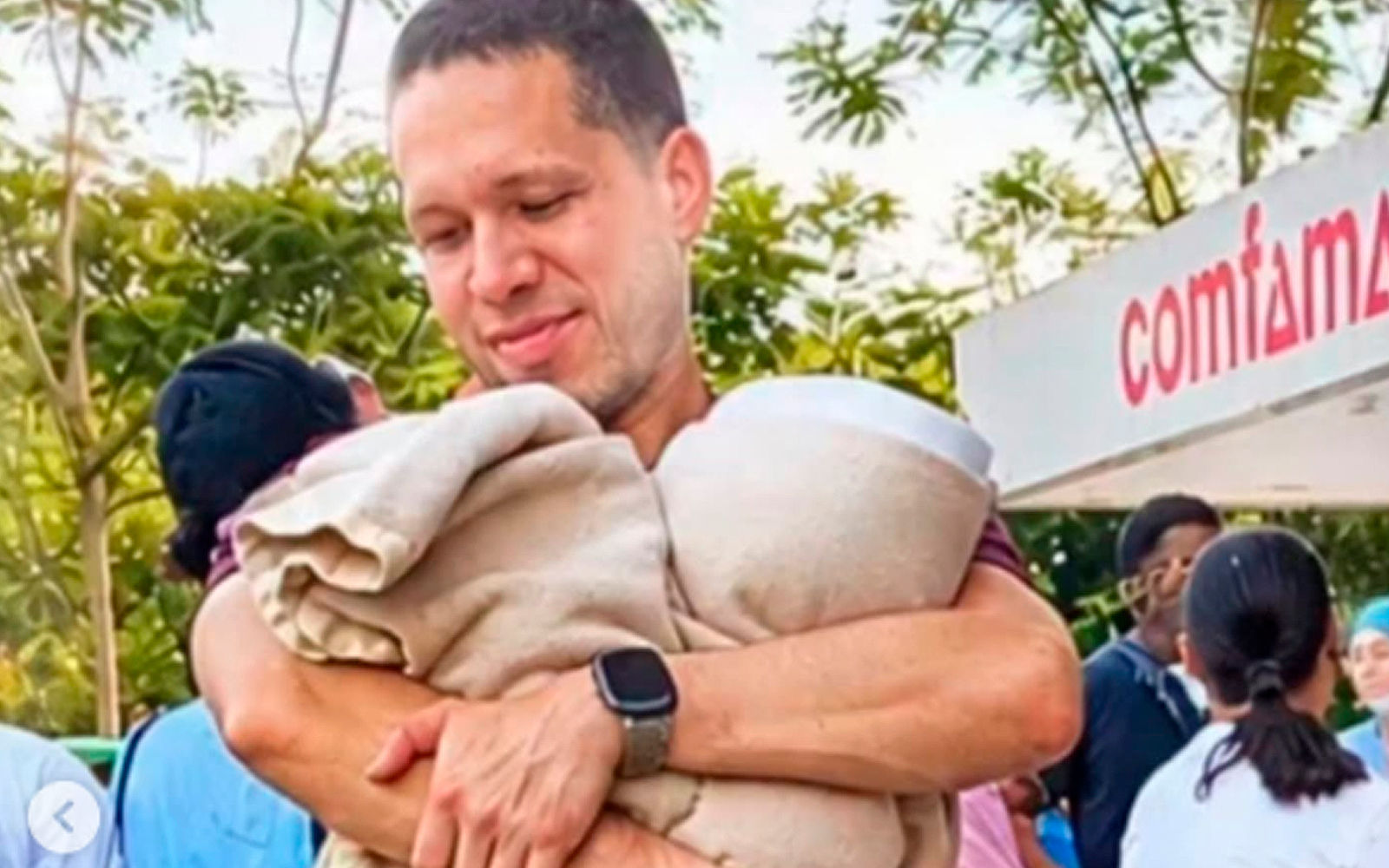 Heroic doctor saves 2 newborns during earthquake in Colombia