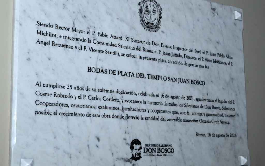 La placa conmemorativa develada: Crédito: Salesianos del Perú.