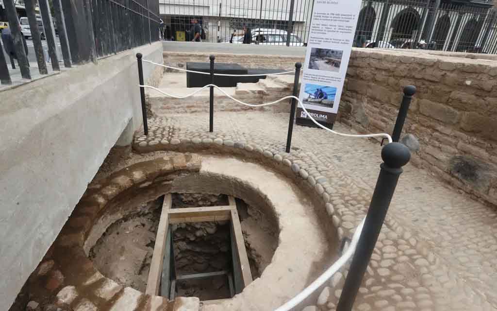 Las excavaciones que permitieron encontrar muros y otros componentes del Hospital Espíritu Santo junto al Santuario de Santa Rosa de Lima. Crédito: ANDINA/Editora Perú.