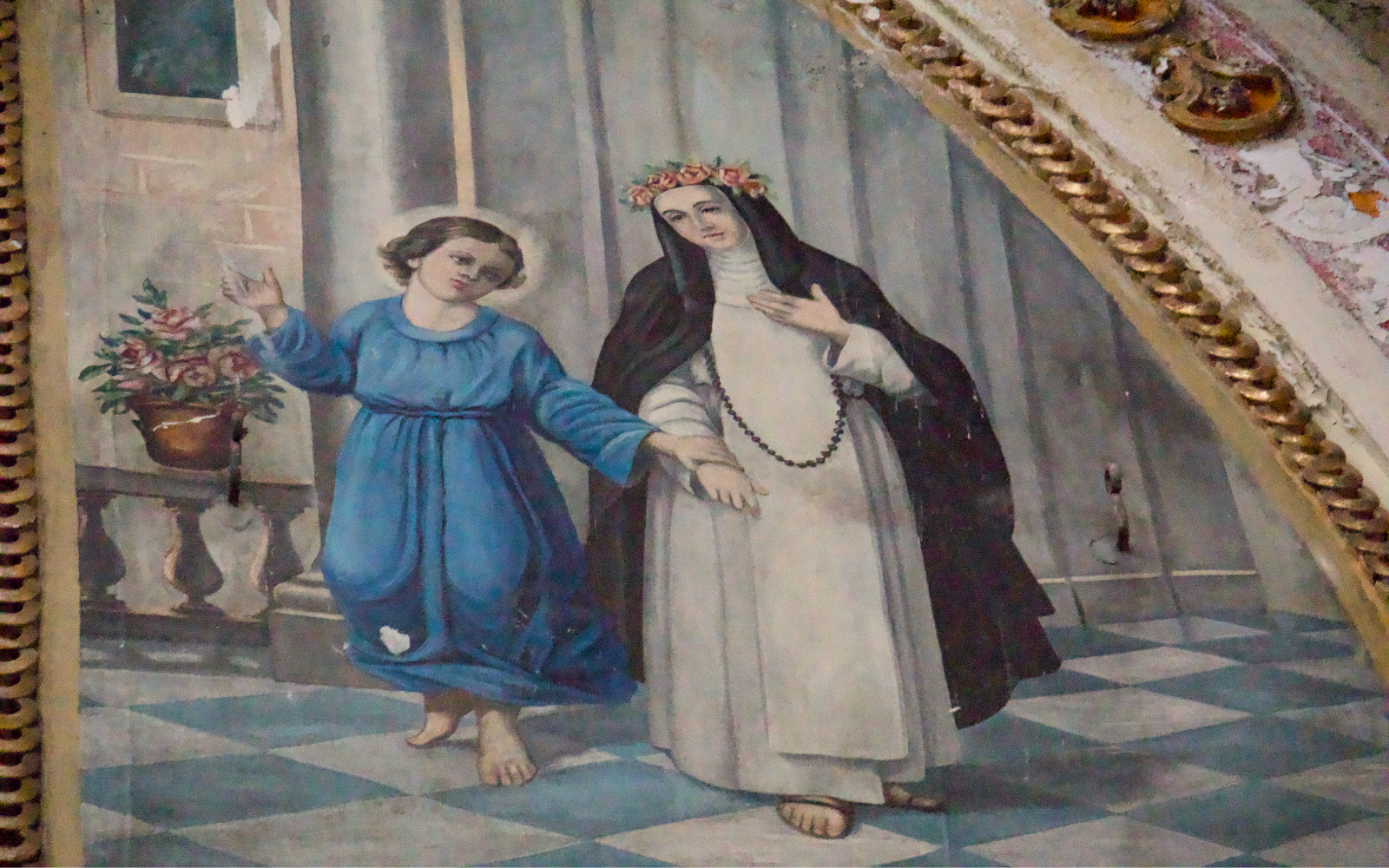 Representación de Santa Rosa de Lima con el Niño Jesús en el templo dedicado a la santa peruana en el Centro Histórico de Puebla. | Crédito: David Ramos/EWTN News.