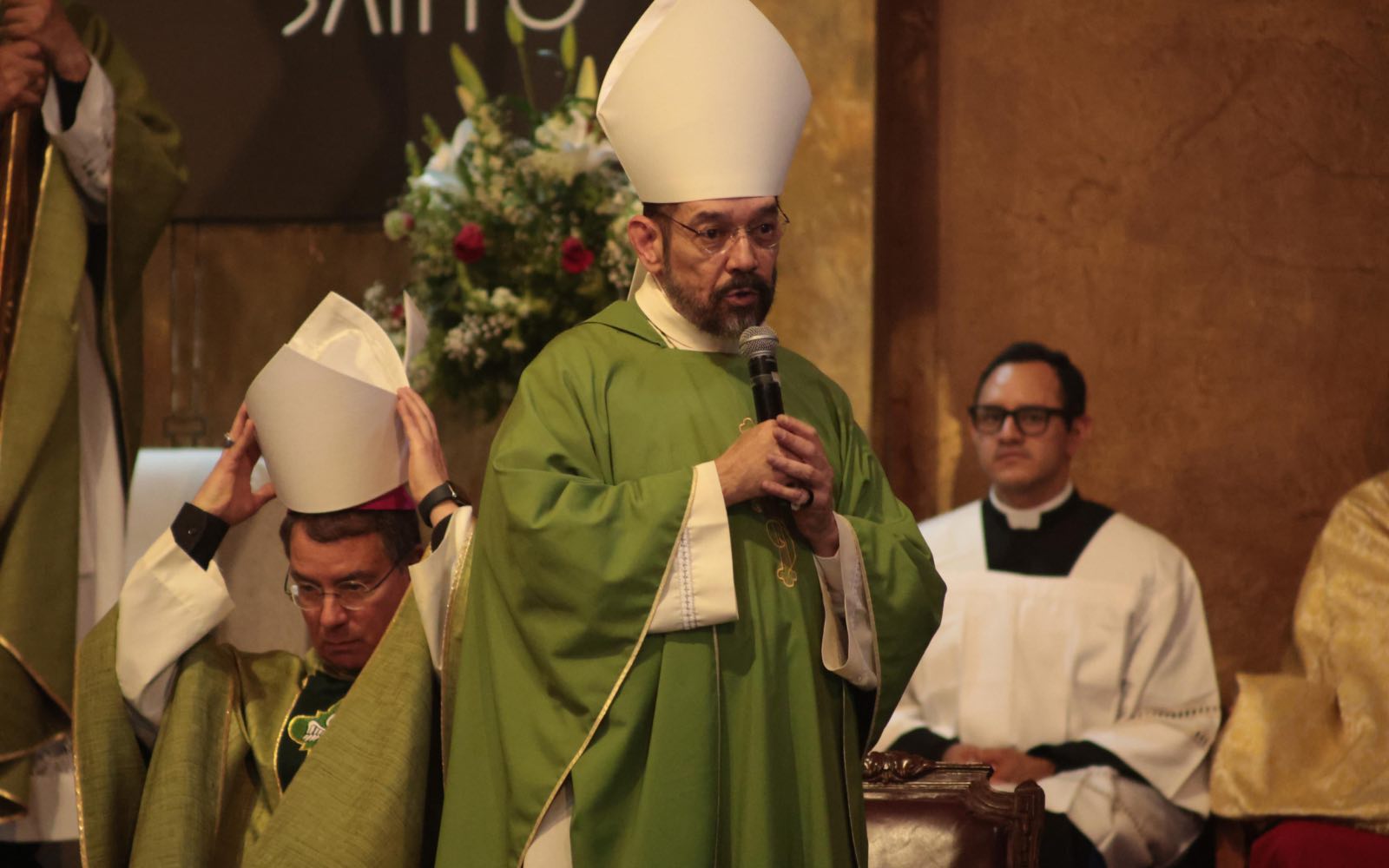Mons. Daniel Flores dirige unas palabras al término de la Misa en la Catedral de Cuernavaca, el 30 de agosto de 2026. Crédito: Cortesía de la Diócesis de Cuernavaca.