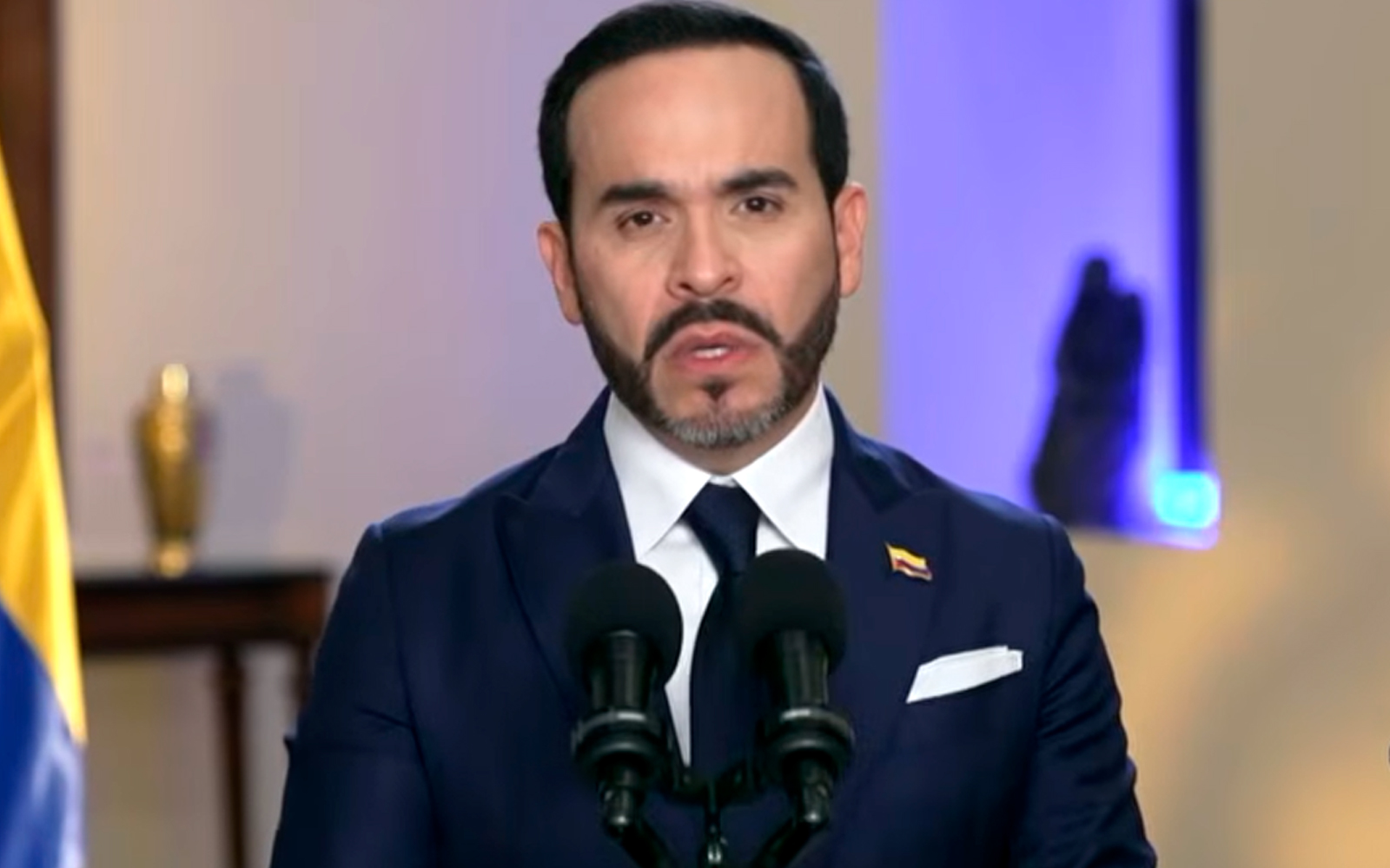 El presidente de Colombia, Abelardo de la Espriella, dirigió un mensaje al país el 30 de agosto de 2026 en el que se refirió al fallo judicial sobre el acto religioso en la ceremonia de toma de posesi...