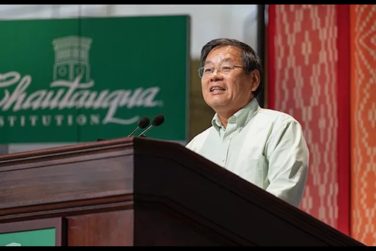 China pressiona e grupo católico dos EUA desiste de palestrante principal