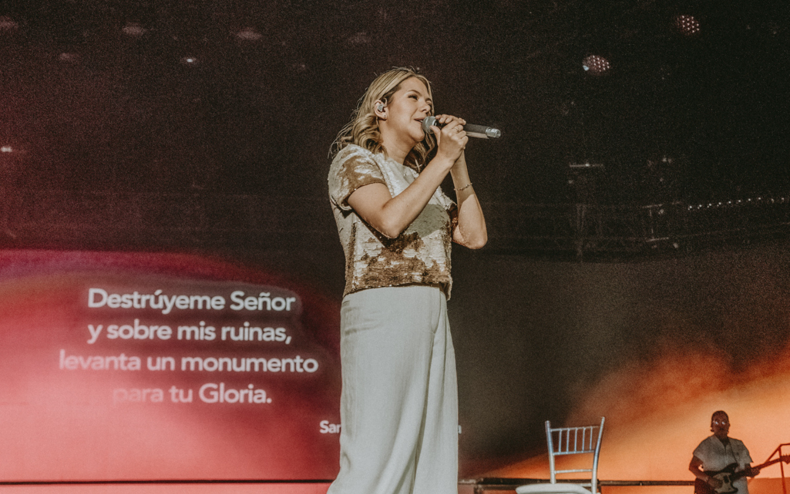 Caro Ramírez singing at a Cielo Abierto concert in Monterrey in 2026. Credit: Cielo Abierto
