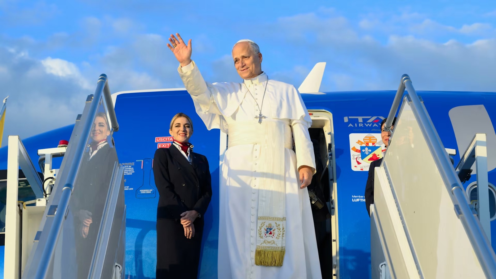 Leão XIV chega a Paris para início de visita de quatro dias à França
