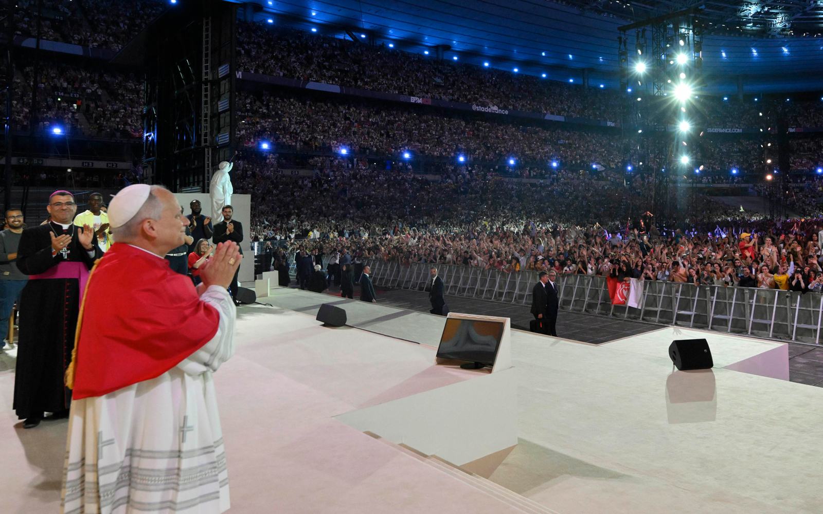 El Papa León XIV presidió la vigilia de oración con 80.000 jóvenes en París, Francia. | Crédito: Vatican Media.
