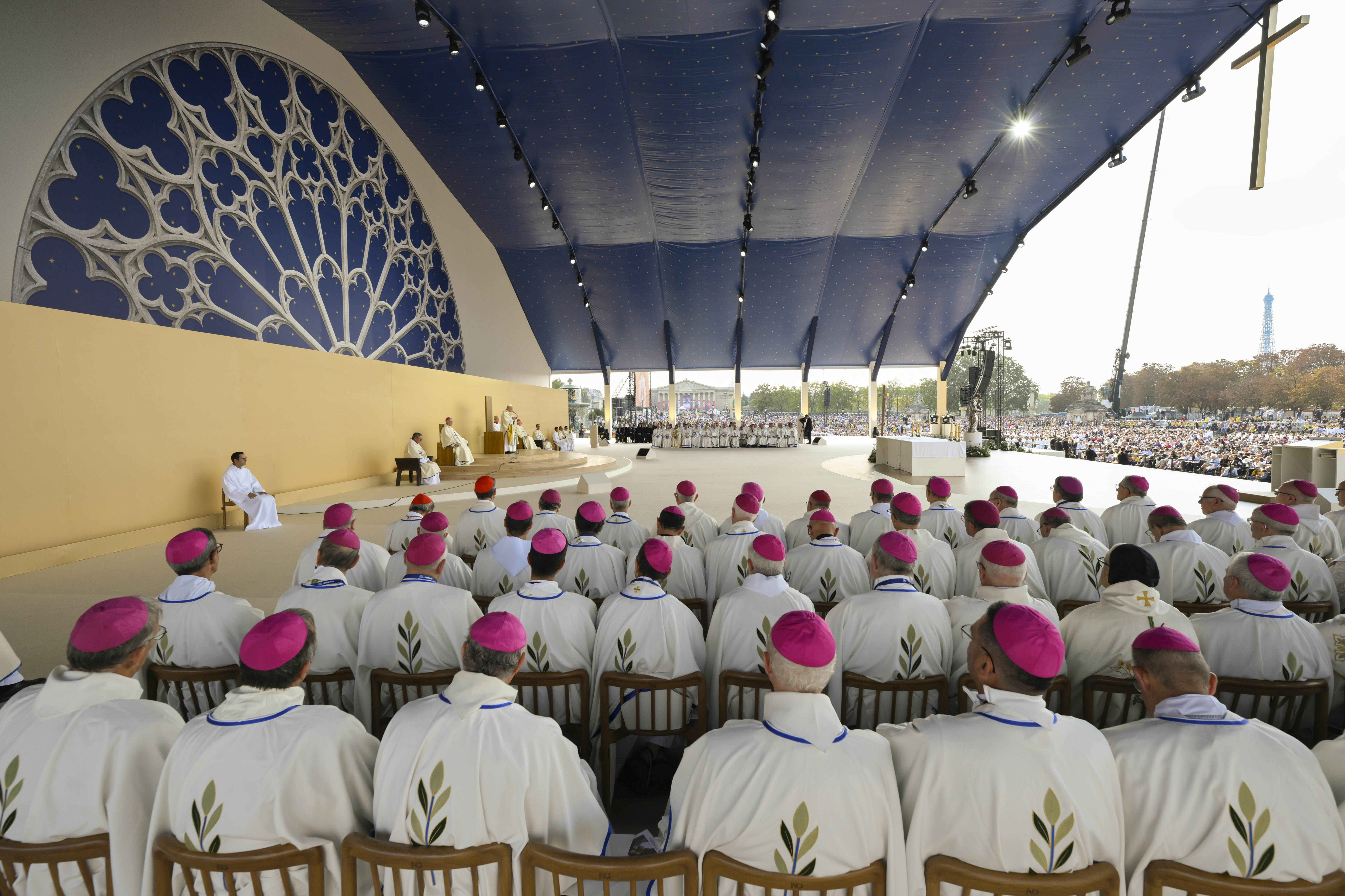 Bishops and cardinals concelebrate Mass with Pope Leo XIV on Sept. 26, 2026, at Place de la Concorde in Paris. | Credit: Vatican Media