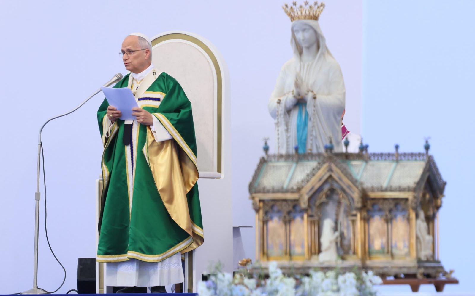 El Papa León XIV pronuncia su homilía durante la Misa celebrada en la pradera del Santuario de Nuestra Señora de Lourdes (Francia), el 27 de septiembre de 2026. | Crédito: Daniel Ibáñez/EWTN News.