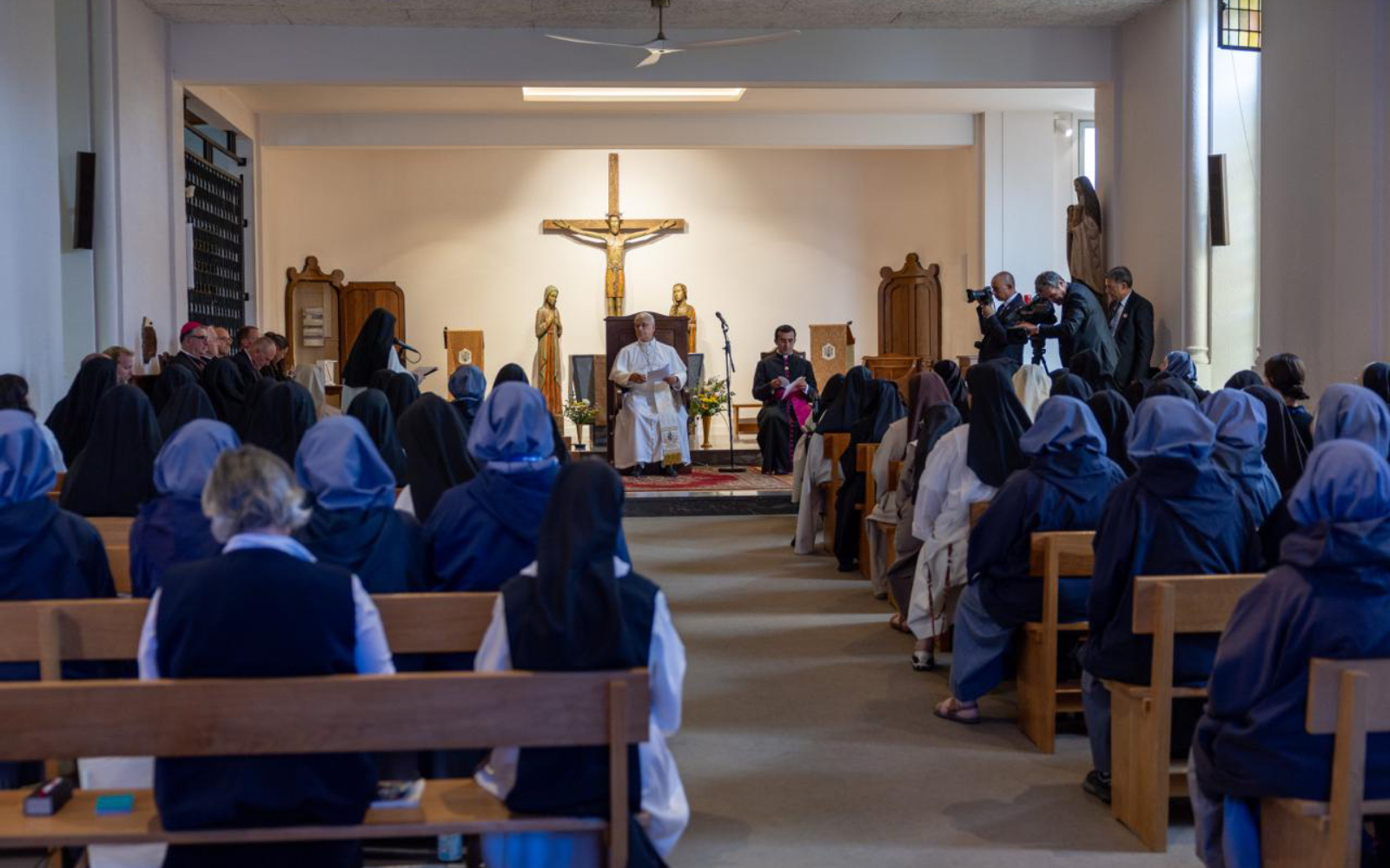 Las monjas del monasterio carmelita de Lourdes se reunieron con el papa León XIV en un encuentro privado el 27 de septiembre de 2026. Crédito: Daniel Ibáñez/EWTN News 