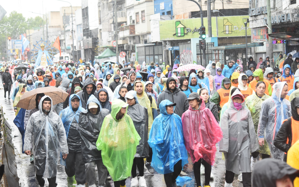 Rain-soaked pilgrims walk toward Luján in Argentia on Saturday, Oct. 3, 2026. | Credit: Eclesia Magazine/Diocese of Lomas de Zamora