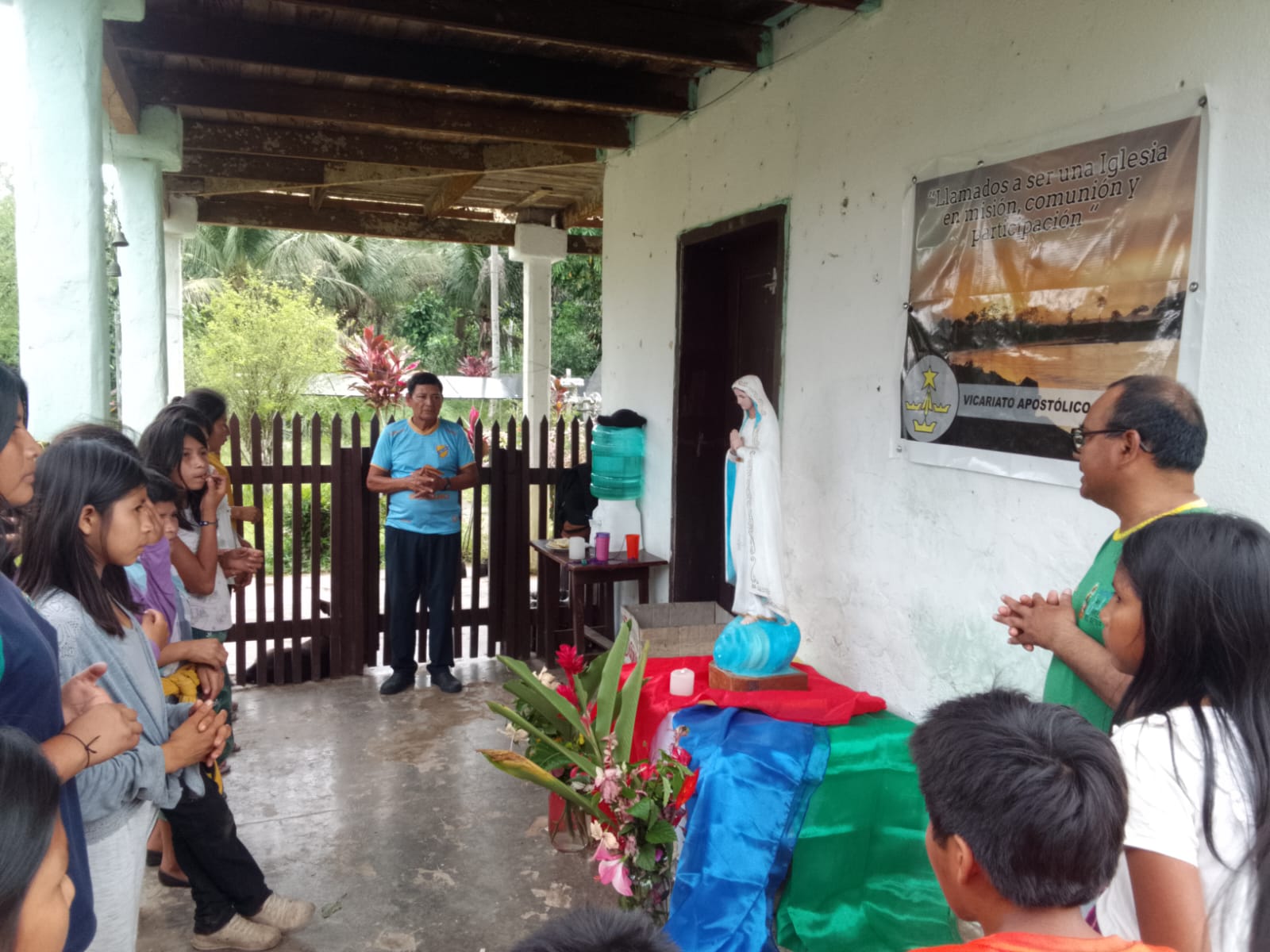 Bajo el impulso de Mons. Eugenio Coter, vicario apostólico de Pando y presidente de Cáritas Boliviana, la Iglesia local trabaja para fortalecer comunidades misioneras intercongregacionales en los territorios más aislados de la Amazonía. Cortesía: Hna. Patricia Alejandra Botello López.