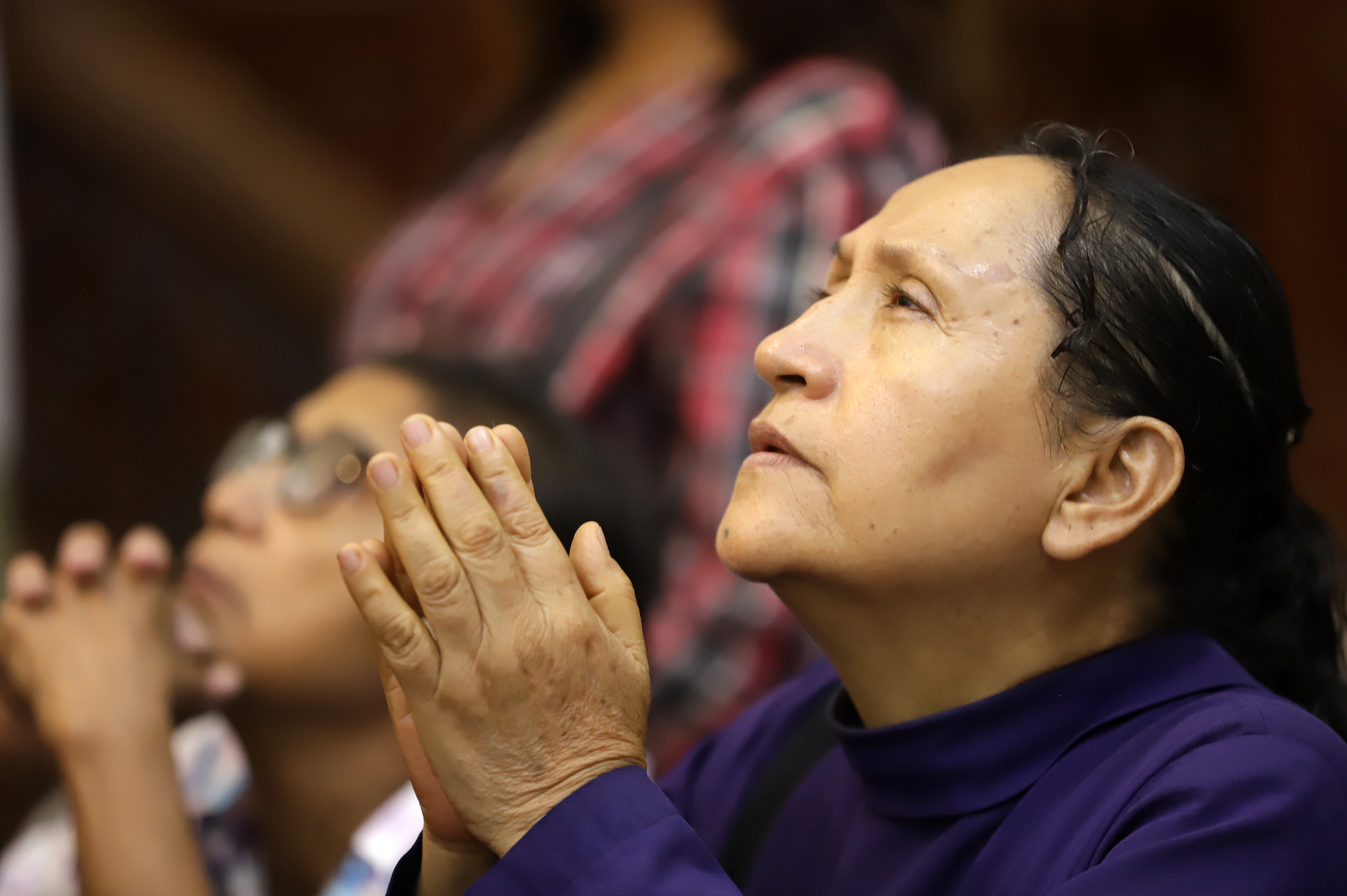 Fieles llenaron la Catedral de Santa María de Chiclayo para participar en la misa por la salud del Papa León XIV. Crédito: Juan Gil