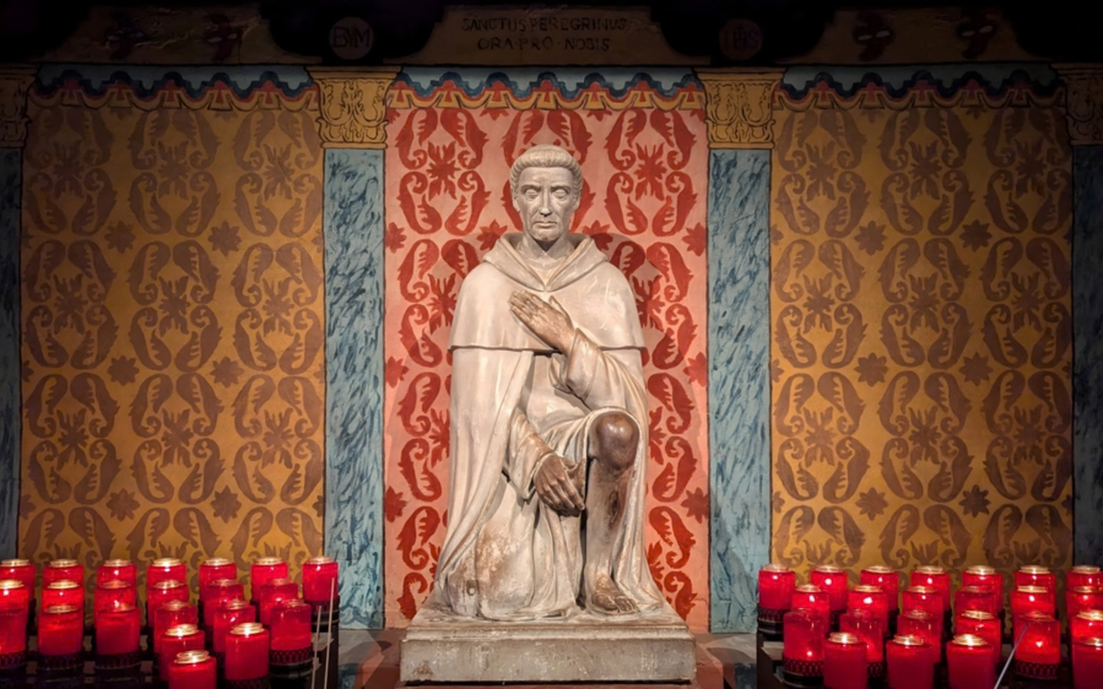 ¿Quién es San Peregrino, el «santo del cáncer» al que los católicos rezan por el Papa León XIV?