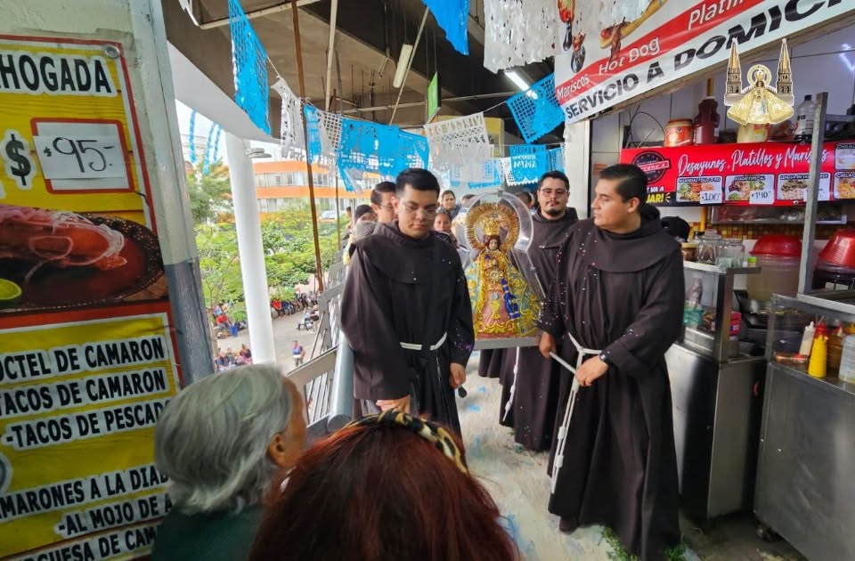 Recorrido de la Virgen de Zapopan en el Mercado Corona en el centro de Guadalajara, Jalisco. Crédito: Prensa Arzobispado de Guadalajara