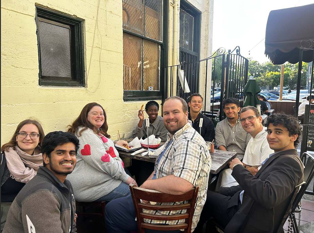Members of Stanford Universityʼs Catholic community gather for Grad Pub Night. | Photo courtesy of Lisa Archuleta