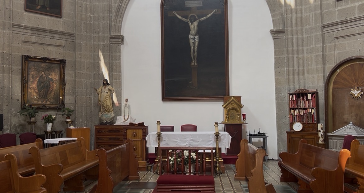 Camerín de la Virgen acondicionado como una capilla en el santuario parroquial de Nuestra Señora de los Ángeles. Crédito: EWTN News en Español.