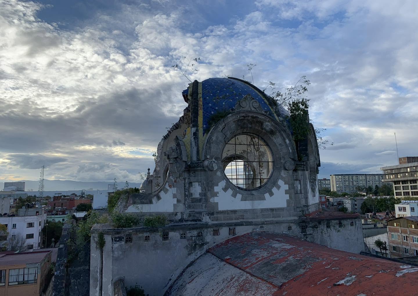 Así es como quedó la cúpula del santuario parroquial de Nuestra Señora de los Ángeles tras el sismo de 2017. Crédito: Santuario Parroquial Nuestra Señora De Los Angeles.
