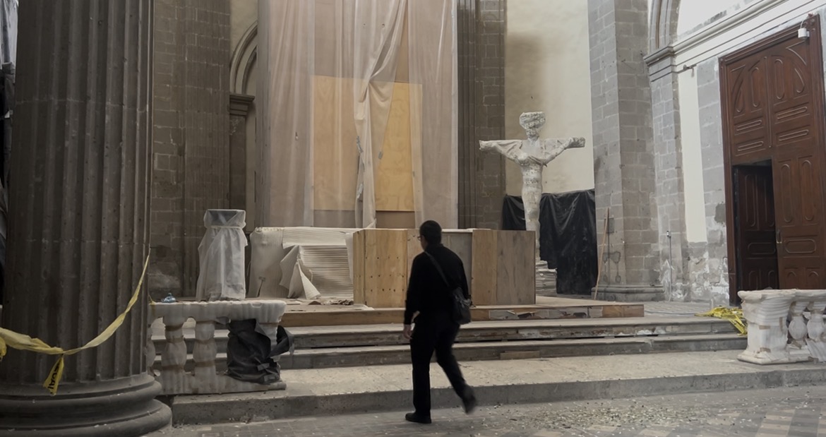 Trabajos de restauración en el atrio del santuario parroquial de Nuestra Señora de los Ángeles el 13 de octubre de 2026. Crédito: EWTN News en Español.