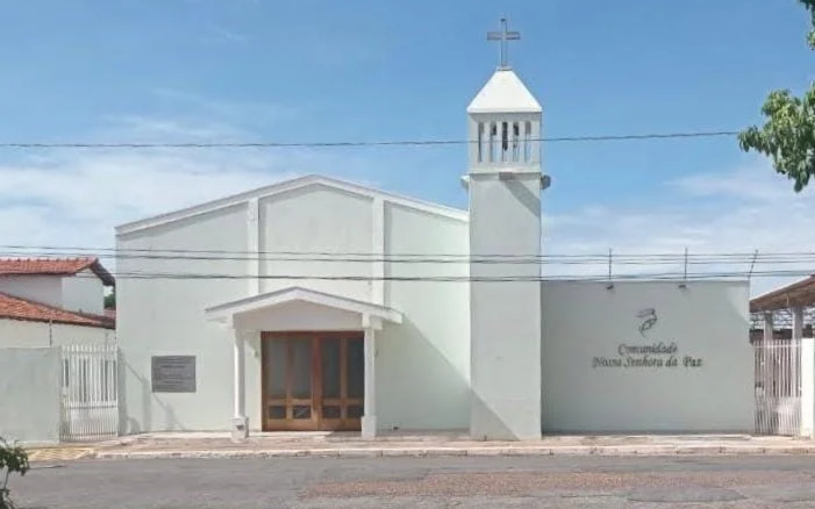 Hóstias consagradas são profanadas em igreja invadida por ladrões em Cuiabá