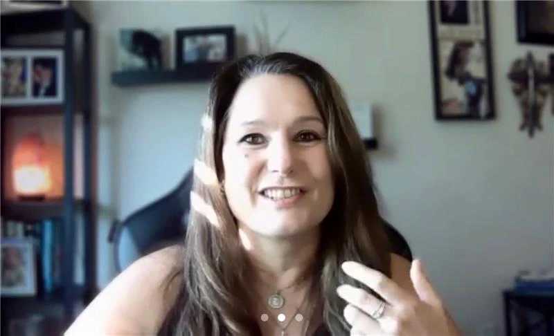 Adrienne Koller, een katholieke psychotherapeut en oprichter van Strong Self Psychotherapy, leidt een webinar op 22 oktober 2025 georganiseerd door de NACC over het vinden van vernieuwing te midden van burn-out. Crediteer: Screenshot van het webinar