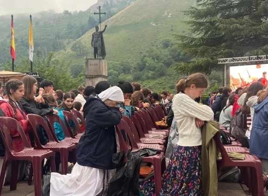 Een scène van de openingsmis bij de Mariale Eucharistische Jeugd Dag in Spanje op 4 juli 2025. Credit: EWTN News