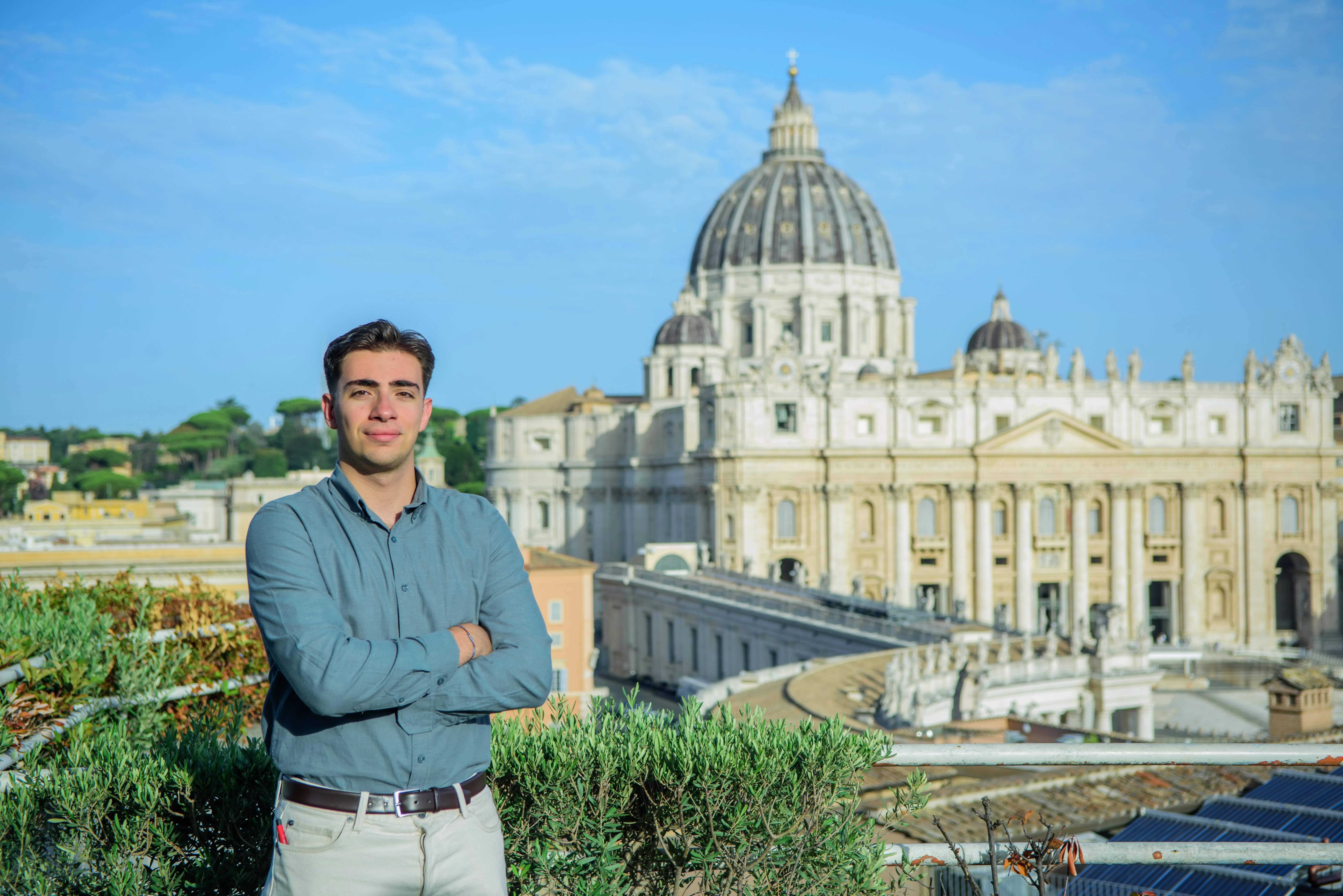 Mikhail Ajjan, 21, komt oorspronkelijk uit Aleppo, Syrië, maar woont nu in Zweden. Credit: Lemmy Ogbonnaya Ijioma/EWTN Summer Academy