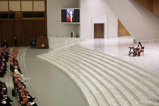 Zuster Maria Gloria Riva geeft een spirituele lezing in de Paul VI-zaal van het Vaticaan op de ochtend van 9 juni 2025. Credit: Daniel Ibanez/CNA