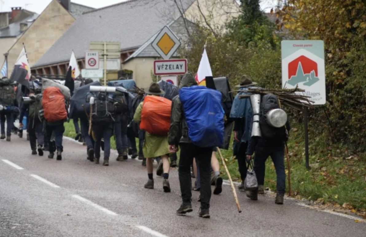 Ze liepen de wegen in een sfeer van stilte, gebed en broederschap. Bron: Jean Drouet
