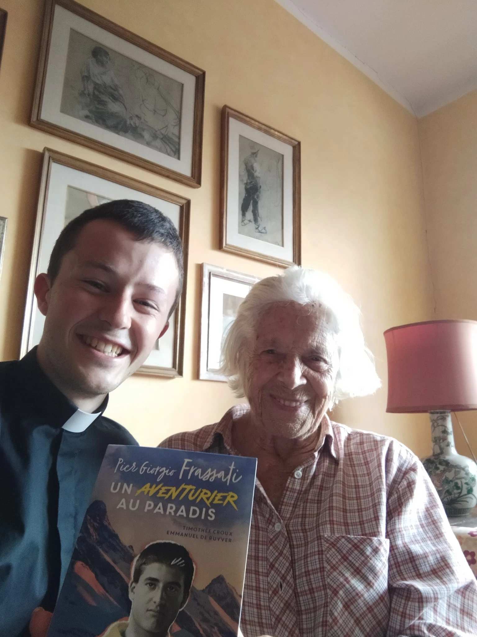 De jonge seminarist met Wanda Gawronska, de nicht van Pier Giorgio Frassati. Credit: Courtesy of Timothée Croux