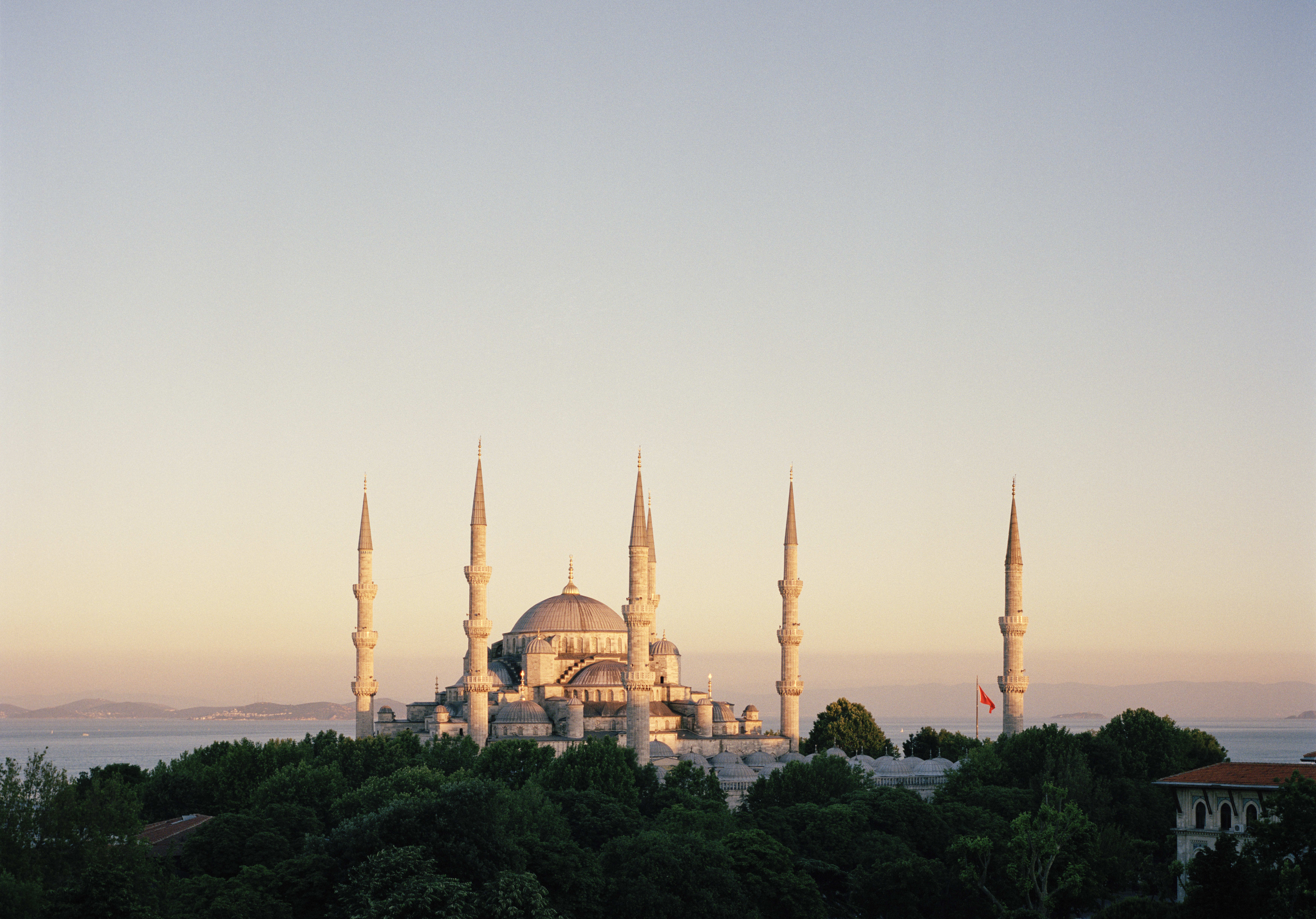 The Blue Mosque, (Sultanahmet Camii), Istanbul, Turkey.